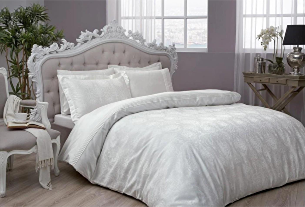 Taç Nevresim Takımı