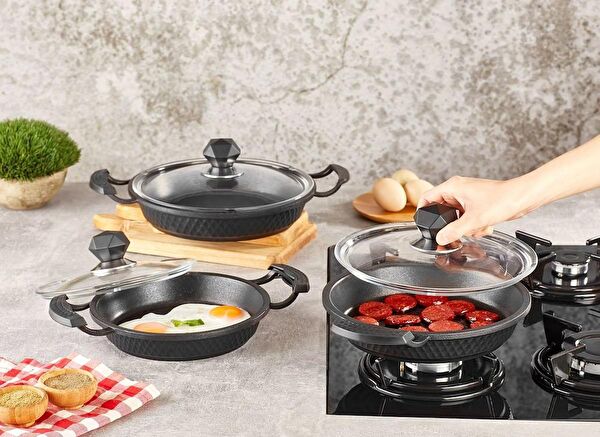 Kahramanlar Tencere, Tava Seti