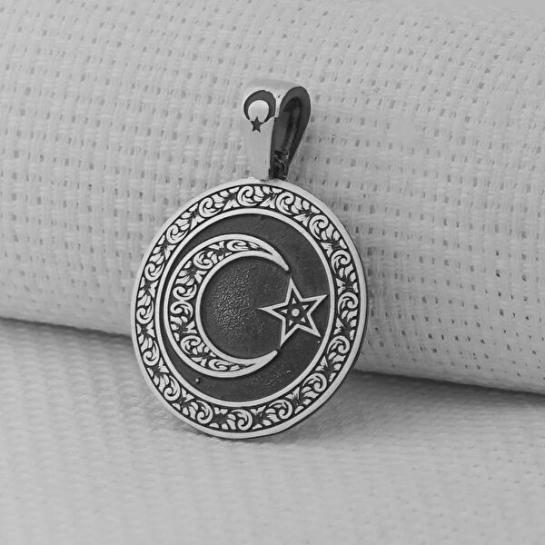 Mona Roza Kolye, Zincir, Künye