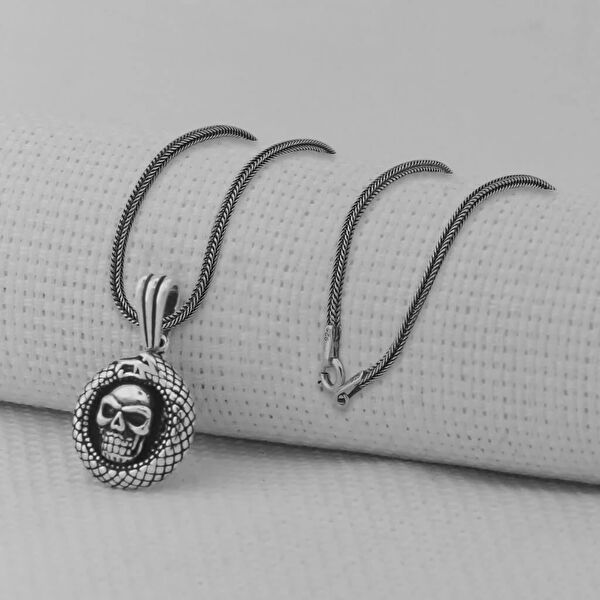 Mona Roza Kolye, Zincir, Künye