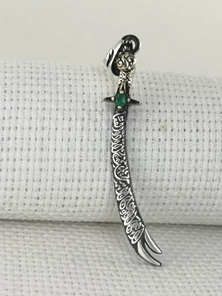 Mona Roza Kolye, Zincir, Künye