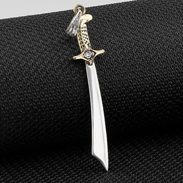 Mona Roza Kolye, Zincir, Künye