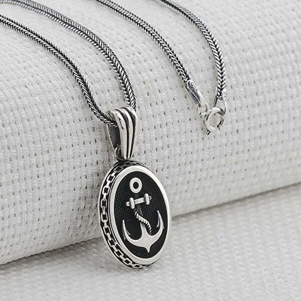 Mona Roza Kolye, Zincir, Künye