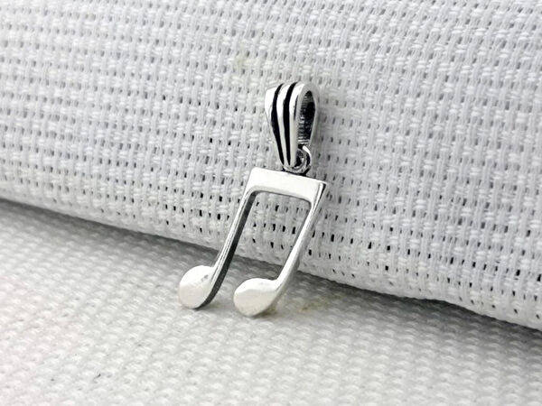 Mona Roza Kolye, Zincir, Künye