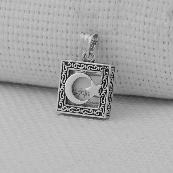 Mona Roza Kolye, Zincir, Künye