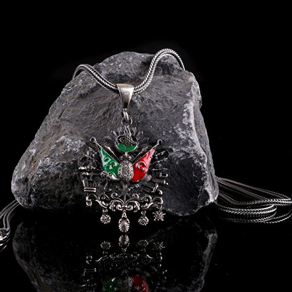 Mona Roza Kolye, Zincir, Künye