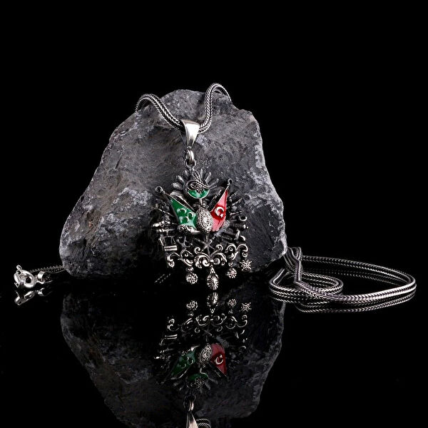 Mona Roza Kolye, Zincir, Künye