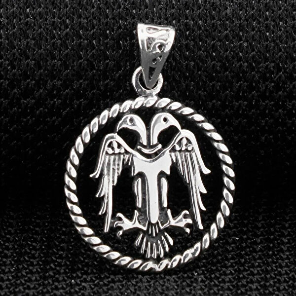 Mona Roza Kolye, Zincir, Künye