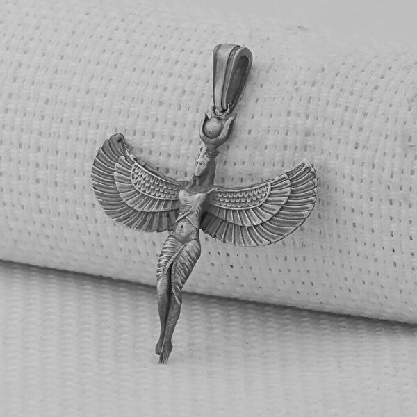 Mona Roza Kolye, Zincir, Künye