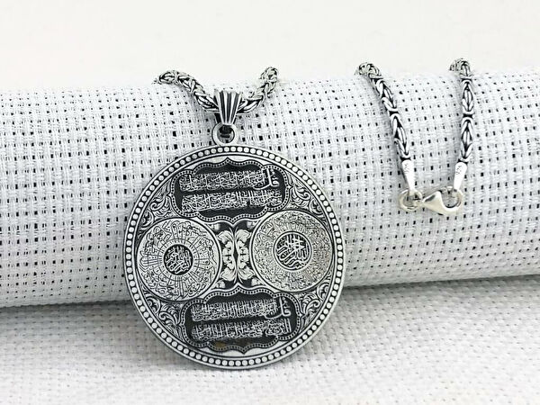 Mona Roza Kolye, Zincir, Künye