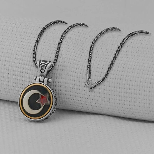 Mona Roza Kolye, Zincir, Künye