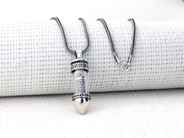 Mona Roza Kolye, Zincir, Künye