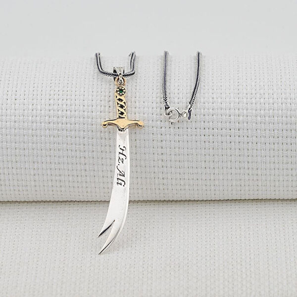 Mona Roza Kolye, Zincir, Künye