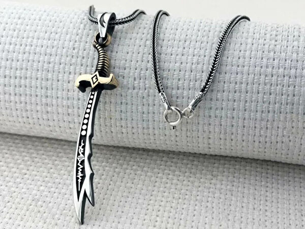 Mona Roza Kolye, Zincir, Künye