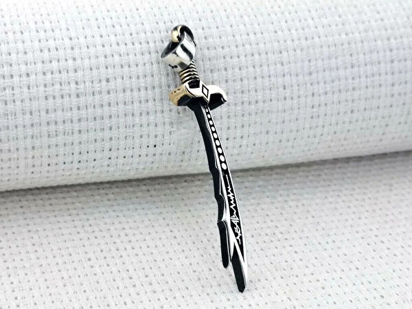 Mona Roza Kolye, Zincir, Künye