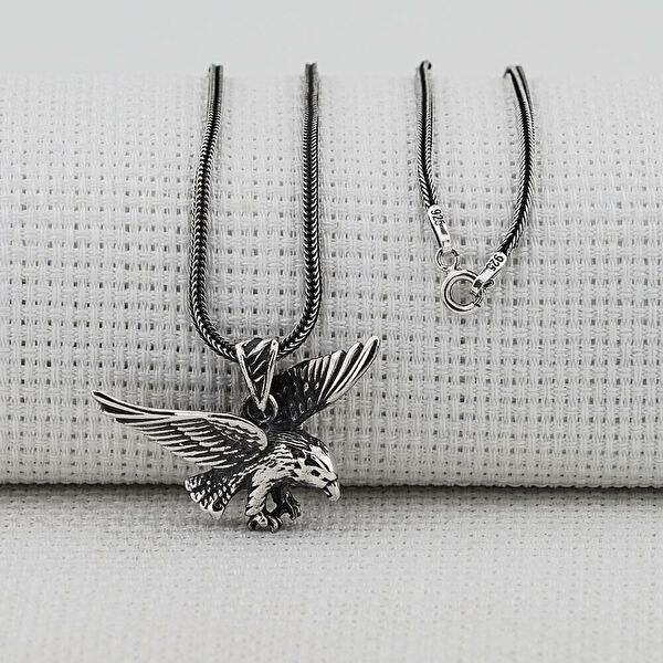 Mona Roza Kolye, Zincir, Künye