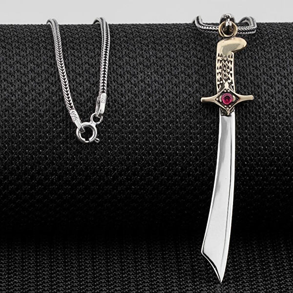 Mona Roza Kolye, Zincir, Künye