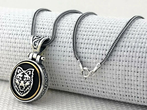 Mona Roza Kolye, Zincir, Künye