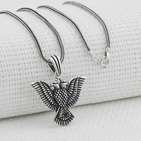 Mona Roza Kolye, Zincir, Künye