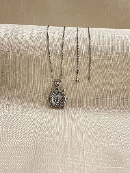 Mona Roza Kolye, Zincir, Künye