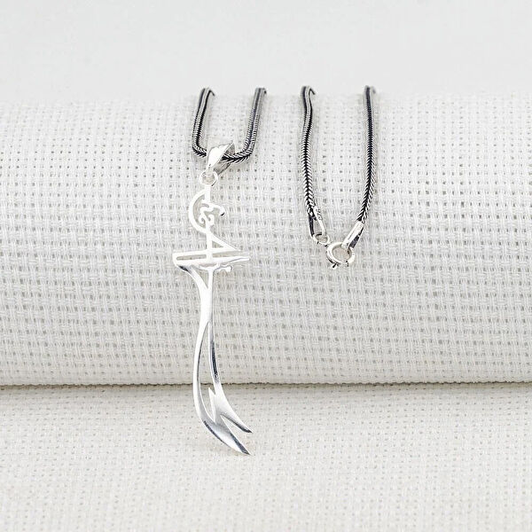 Mona Roza Kolye, Zincir, Künye