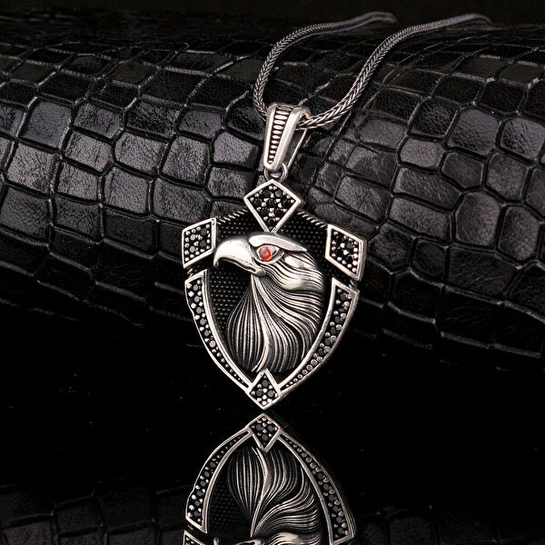 Mona Roza Kolye, Zincir, Künye