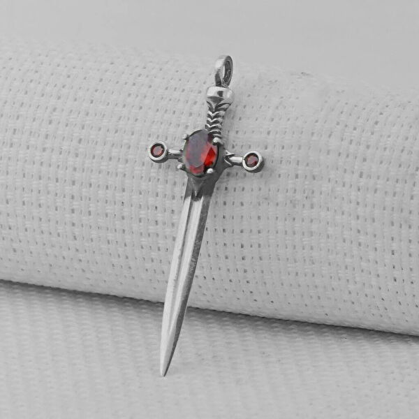 Mona Roza Kolye, Zincir, Künye