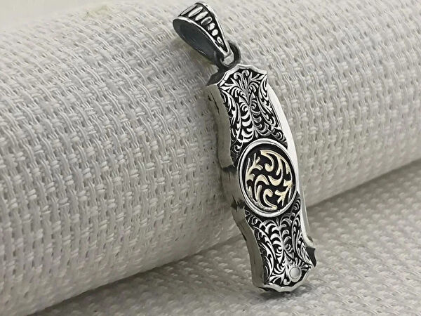 Mona Roza Kolye, Zincir, Künye