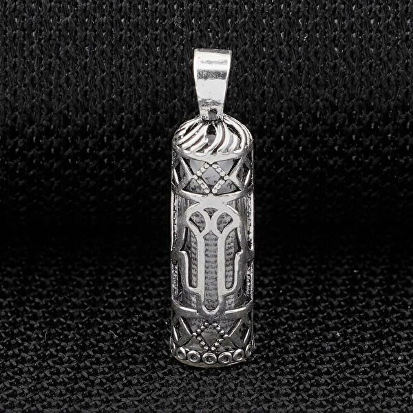 Mona Roza Kolye, Zincir, Künye