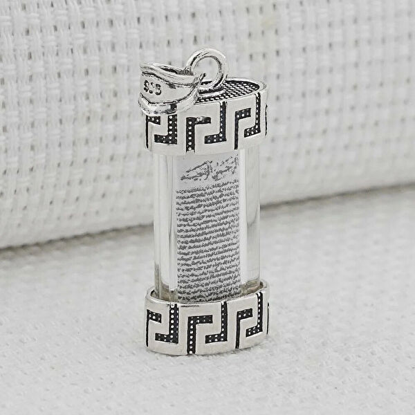 Mona Roza Kolye, Zincir, Künye