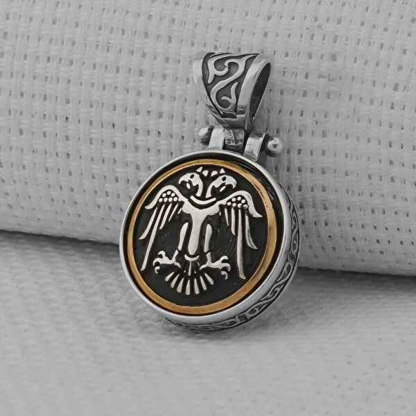 Mona Roza Kolye, Zincir, Künye