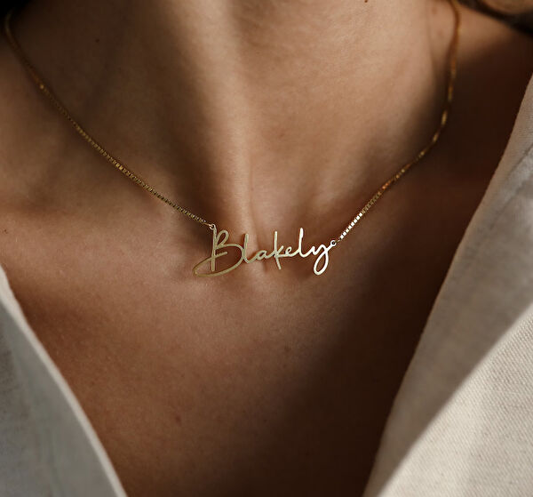 Mona Roza Altın Kolye