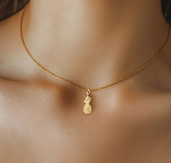 Mona Roza Altın Kolye