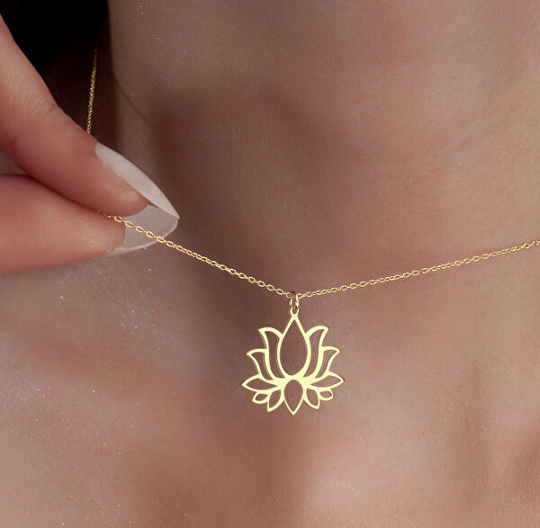 Mona Roza Altın Kolye