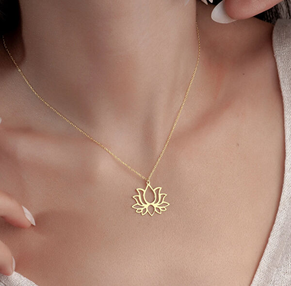 Mona Roza Altın Kolye