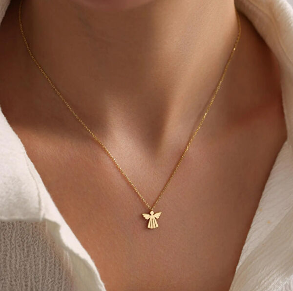 Mona Roza Altın Kolye