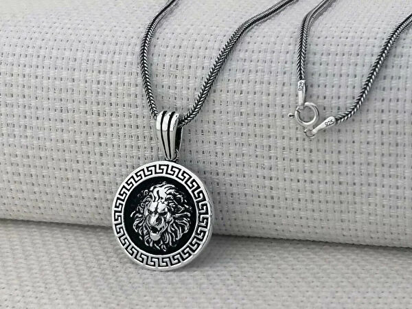 Mona Roza Kolye, Zincir, Künye