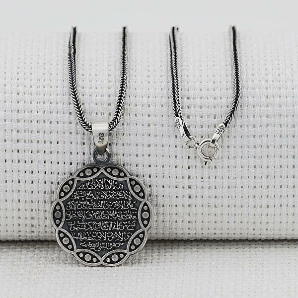 Mona Roza Kolye, Zincir, Künye