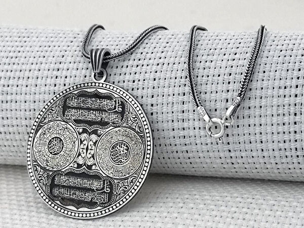 Mona Roza Kolye, Zincir, Künye