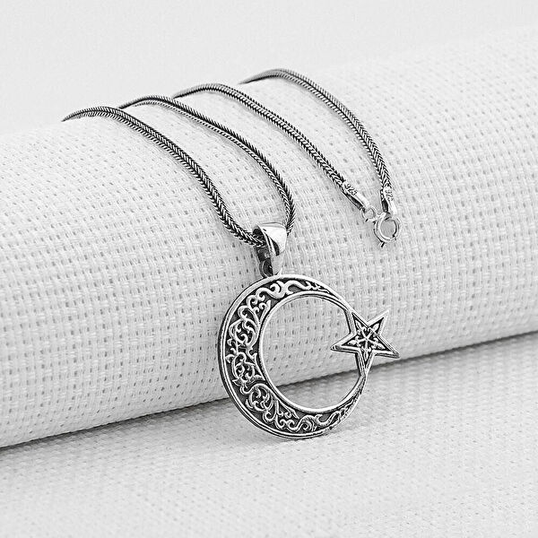 Mona Roza Kolye, Zincir, Künye