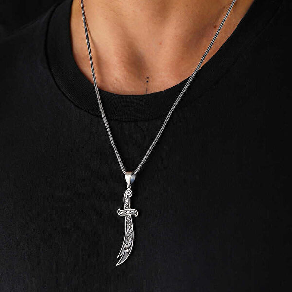 Gumush Kolye, Zincir, Künye