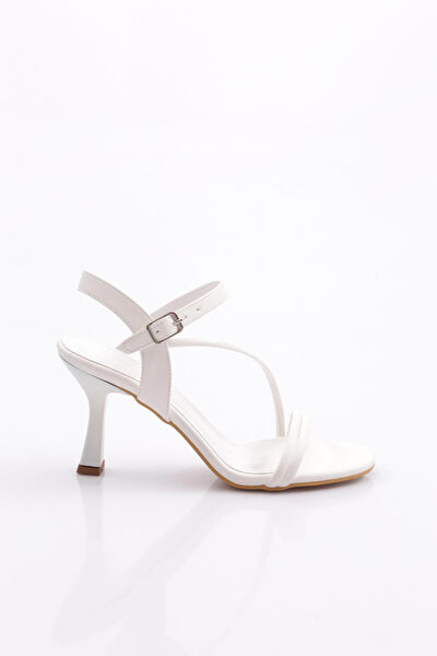 DGN Klasik Topuklu Ayakkabı