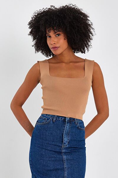 Alexander Gardi Kadın Atlet, Body