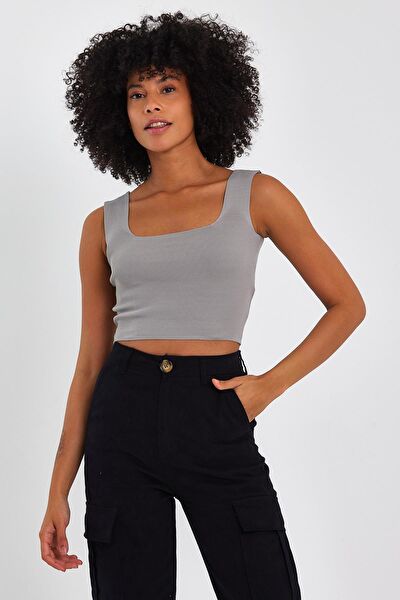 Alexander Gardi Kadın Atlet, Body