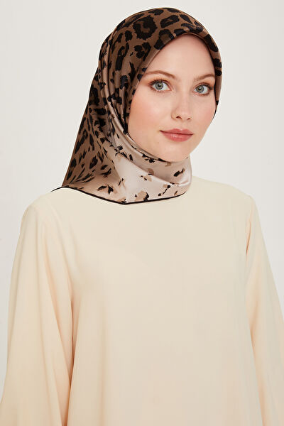 Armine Şal, Eşarp ve Aksesuarı