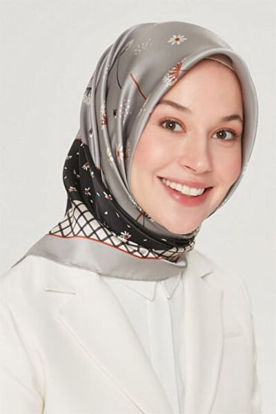 Armine Şal, Eşarp ve Aksesuarı