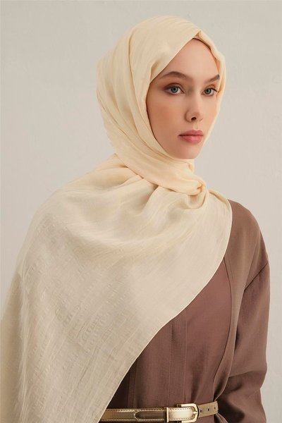 Armine Şal, Eşarp ve Aksesuarı