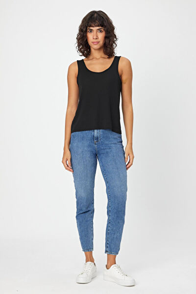 Alexander Gardi Kadın Atlet, Body