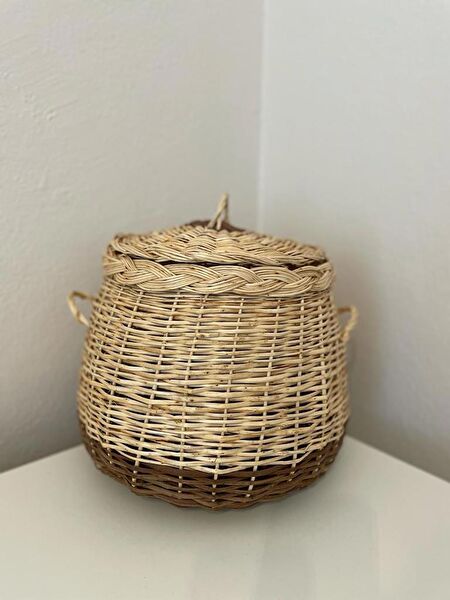 Beyaz atolyem Sepet, Kutu