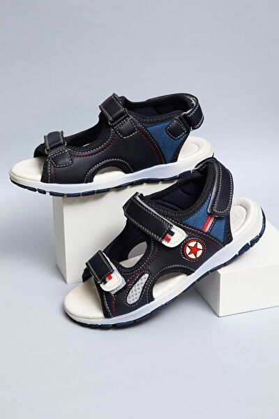  Erkek Çocuk Sandalet
